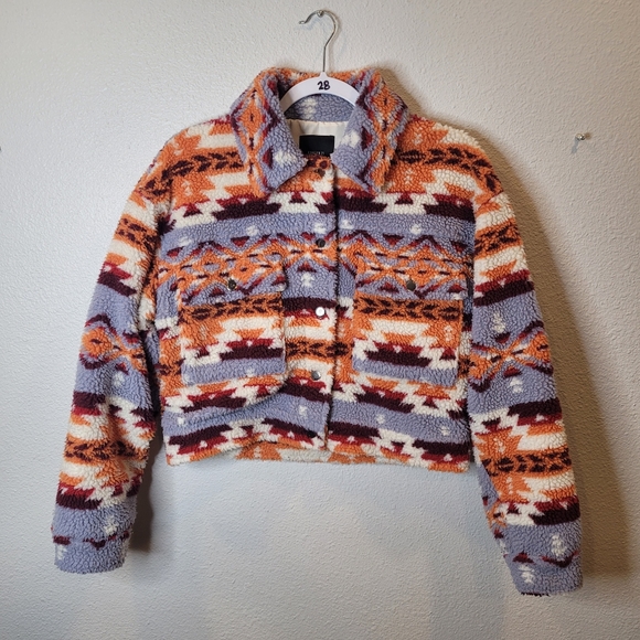 Forever 21 Jackets & Blazers - Forever 21 sherpa southwestern cropped jacket